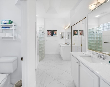 4334 Mirabella Circle - Photo Thumbnail 33