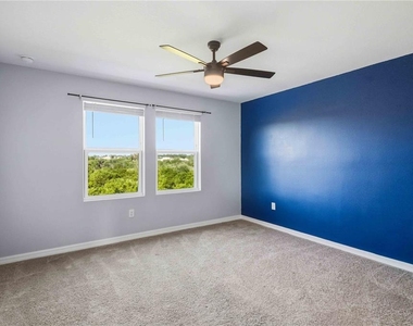 11779 Glenside Terrace - Photo Thumbnail 16