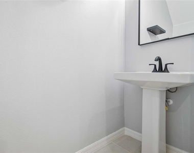 11779 Glenside Terrace - Photo Thumbnail 13