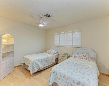 401 Shore Road - Photo Thumbnail 9