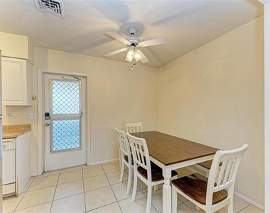 401 Shore Road - Photo Thumbnail 5