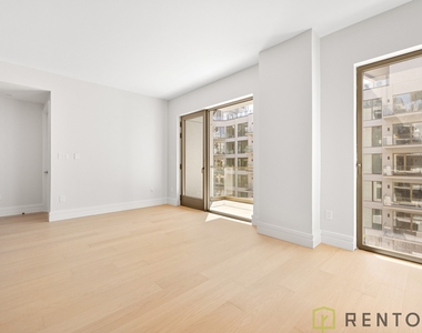 960 Franklin Avenue - Photo Thumbnail 10