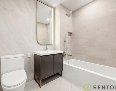 960 Franklin Avenue - Photo Thumbnail 11
