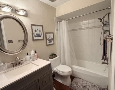 6201 Escondido Drive - Photo Thumbnail 6