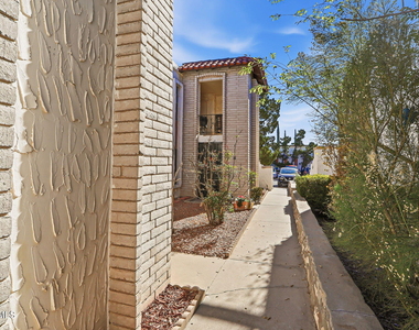 6201 Escondido Drive - Photo Thumbnail 14