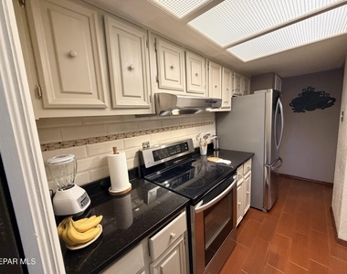 6201 Escondido Drive - Photo Thumbnail 3