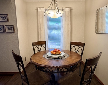6201 Escondido Drive - Photo Thumbnail 8