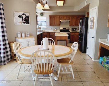 7401 Plaza Taurina Drive - Photo Thumbnail 7