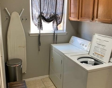 7401 Plaza Taurina Drive - Photo Thumbnail 11