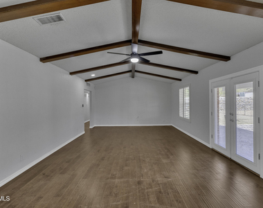 7112 Ramada Drive - Photo Thumbnail 12