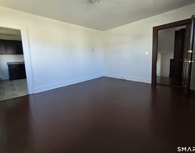 125 Hollister Avenue - Photo Thumbnail 4