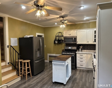 371 Prospect Street - Photo Thumbnail 6