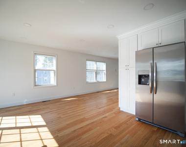 44 Mettler Street - Photo Thumbnail 11
