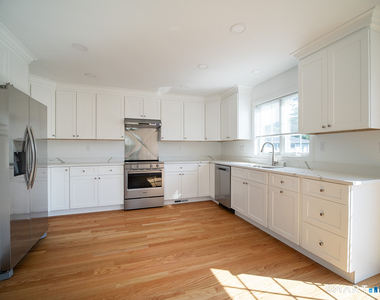 44 Mettler Street - Photo Thumbnail 9
