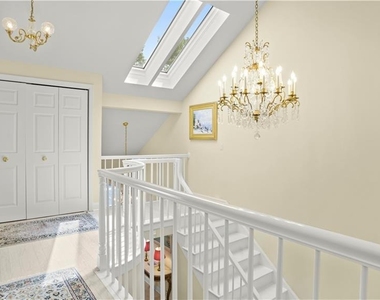 162 Regents Park - Photo Thumbnail 11