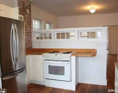 45 West Main Street - Photo Thumbnail 4