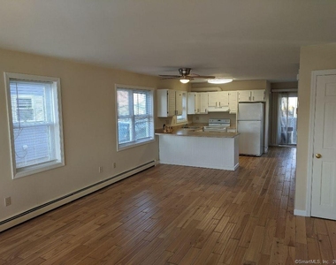 42 Ferris Street - Photo Thumbnail 3