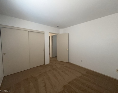 5438 Old Oak Court - Photo Thumbnail 8