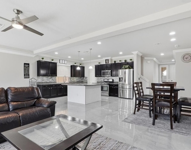 9647 Stoney Mesa Court - Photo Thumbnail 10