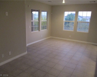 8421 Insignia Avenue - Photo Thumbnail 10