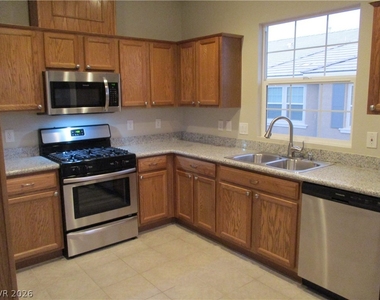 8421 Insignia Avenue - Photo Thumbnail 9