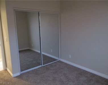 8421 Insignia Avenue - Photo Thumbnail 12