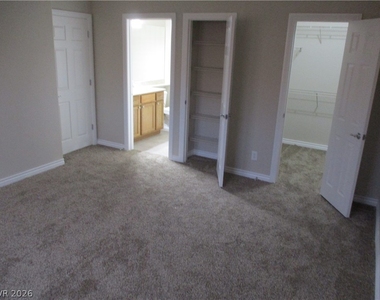 8421 Insignia Avenue - Photo Thumbnail 17