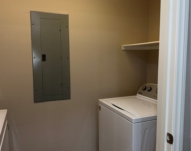 32 E Serene Avenue - Photo Thumbnail 11