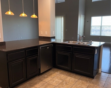 32 E Serene Avenue - Photo Thumbnail 7