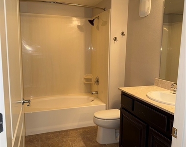 32 E Serene Avenue - Photo Thumbnail 14