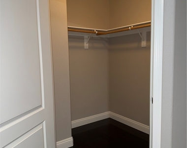 32 E Serene Avenue - Photo Thumbnail 16