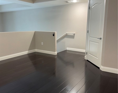 32 E Serene Avenue - Photo Thumbnail 13