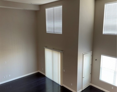 32 E Serene Avenue - Photo Thumbnail 15