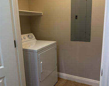 32 E Serene Avenue - Photo Thumbnail 10