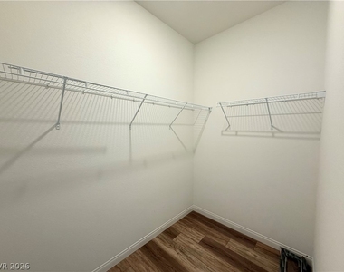 3045 Foxtail Hollow Avenue - Photo Thumbnail 12