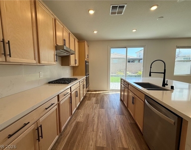 3045 Foxtail Hollow Avenue - Photo Thumbnail 6