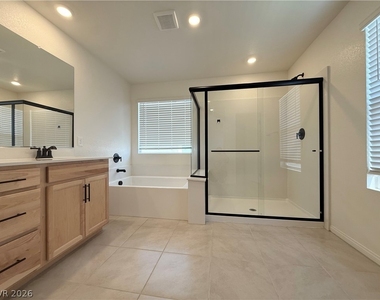 3045 Foxtail Hollow Avenue - Photo Thumbnail 30