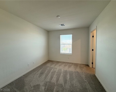 3045 Foxtail Hollow Avenue - Photo Thumbnail 23