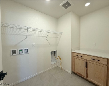 3045 Foxtail Hollow Avenue - Photo Thumbnail 16