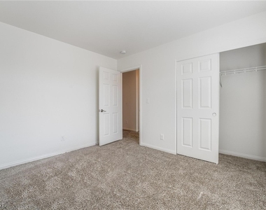 5986 Azzura Palms Avenue - Photo Thumbnail 24