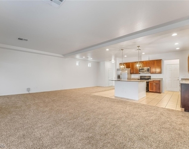 5986 Azzura Palms Avenue - Photo Thumbnail 10