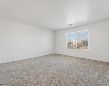5986 Azzura Palms Avenue - Photo Thumbnail 27