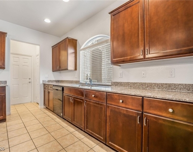 5986 Azzura Palms Avenue - Photo Thumbnail 15