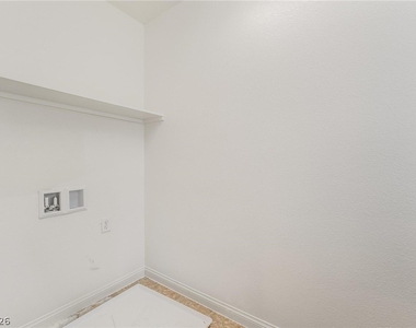 5986 Azzura Palms Avenue - Photo Thumbnail 18