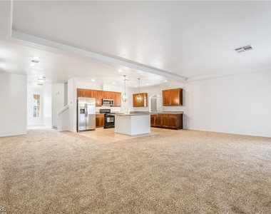 5986 Azzura Palms Avenue - Photo Thumbnail 11