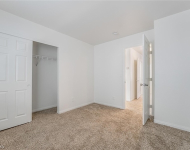 5986 Azzura Palms Avenue - Photo Thumbnail 20