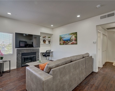 251 S Green Valley Parkway - Photo Thumbnail 4