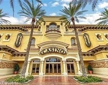 251 S Green Valley Parkway - Photo Thumbnail 54