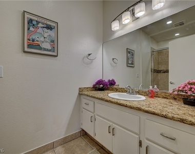 251 S Green Valley Parkway - Photo Thumbnail 20