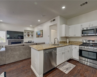 251 S Green Valley Parkway - Photo Thumbnail 16